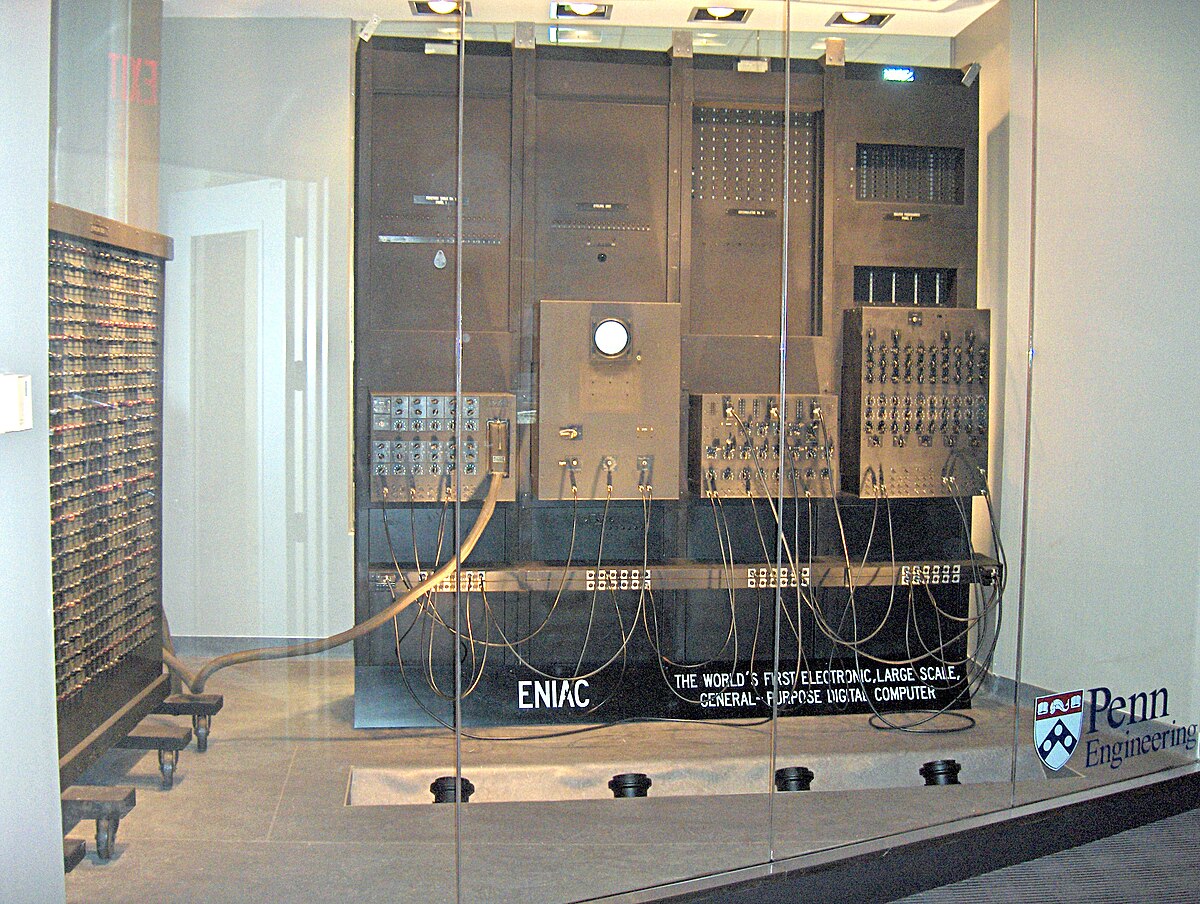 ENIAC · 1946 · 宾夕法尼亚大学 · 30 吨 · 17,468 电子管 · 每秒 5000 次加法 —— 第一代通用电子计算机
